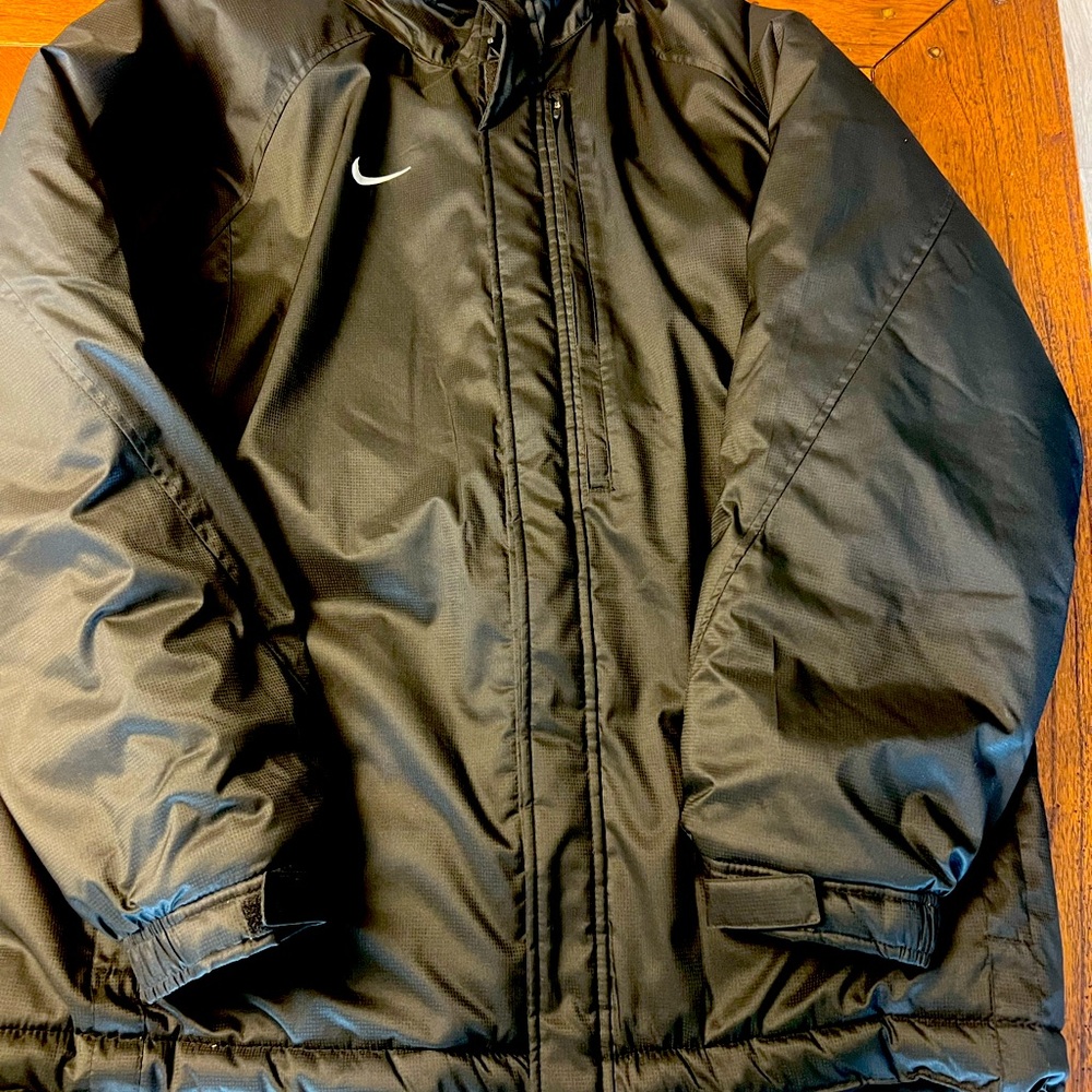 Men XL Nike Jacket with zipper and Velcro close, very warm.